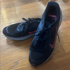 Men’s Nike Quest 5 Size 12